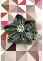 Kanzashi Hair Accessory - Gray with White, Swirly Design