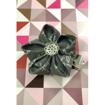 Kanzashi Hair Accessory - Gray with White, Swirly Design